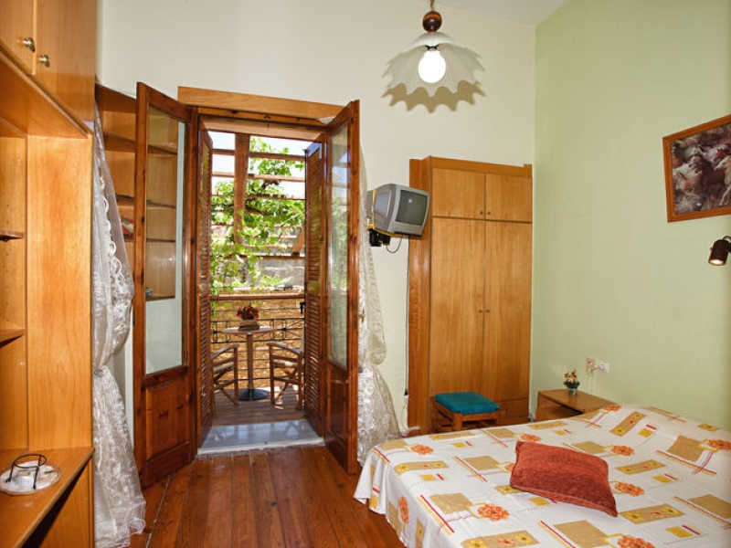 Studio with Patio(1-2 persons)